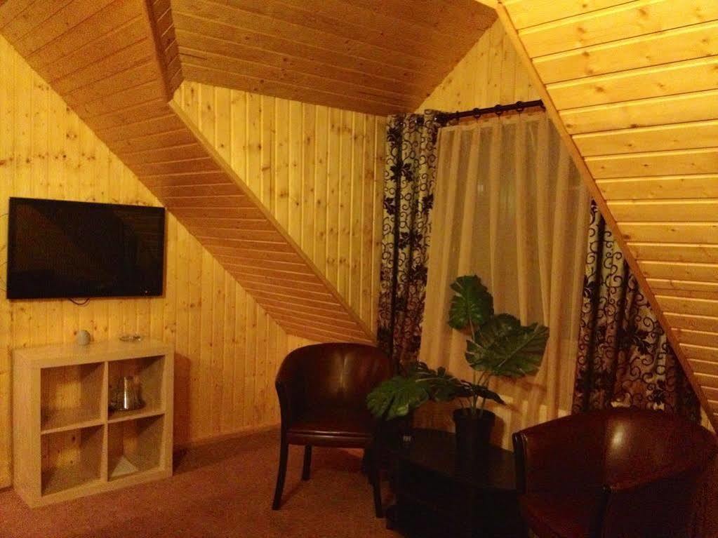 Conac Bavaria Buşteni Екстериор снимка